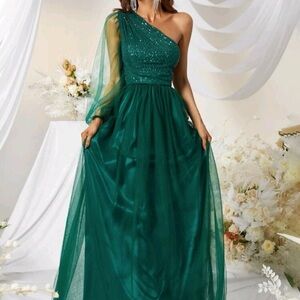 Elegant Green One-Shoulder Evening Dress